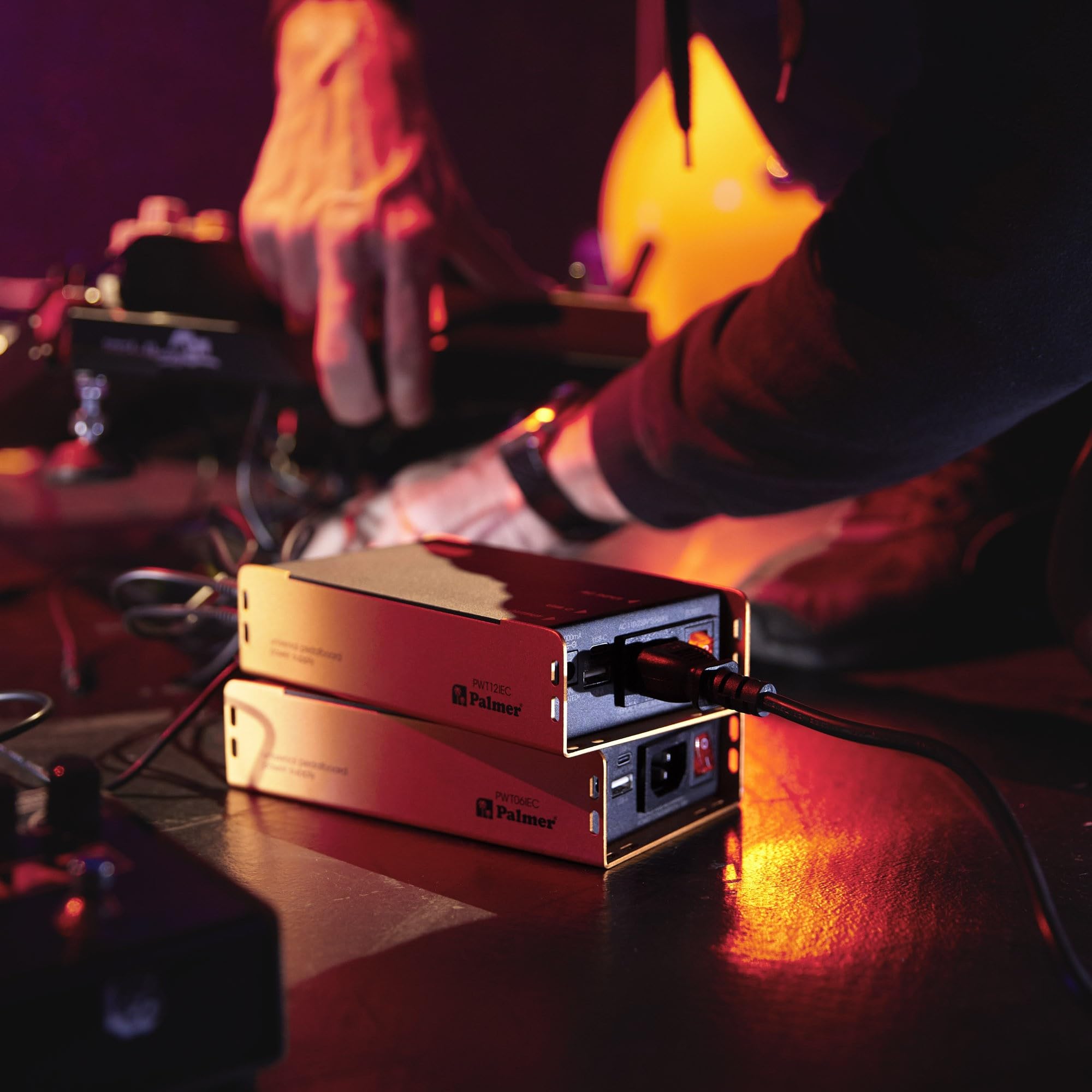 palmer-pwt-06-iec-pedalboard-netzteil-6-ausg-nge-usb-schwarz-orange image 7